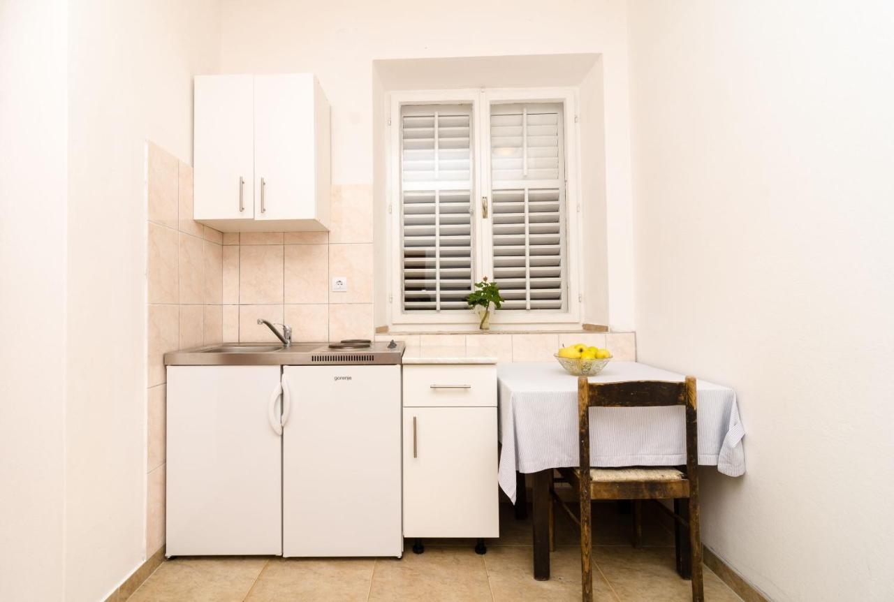 Guest House Kiko Pomena Ngoại thất bức ảnh